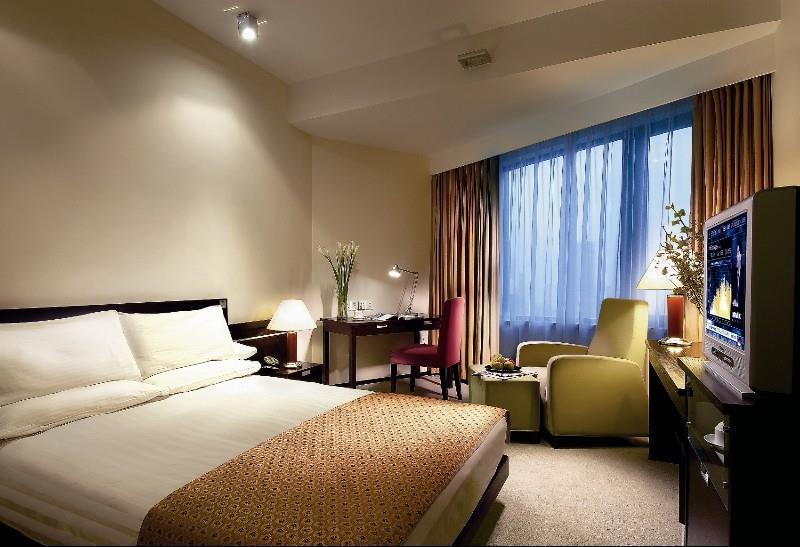 City Hotel Shanghai Room photo