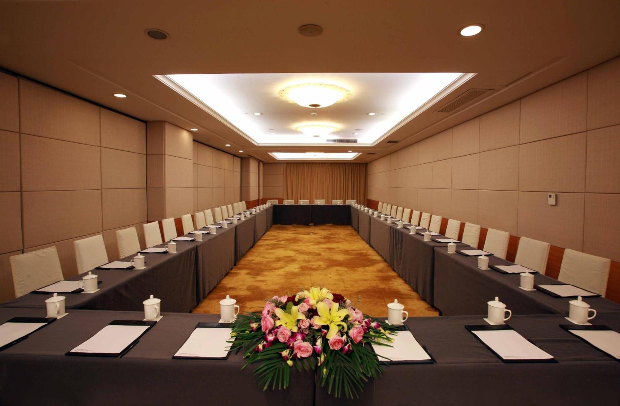 City Hotel Shanghai Exterior photo