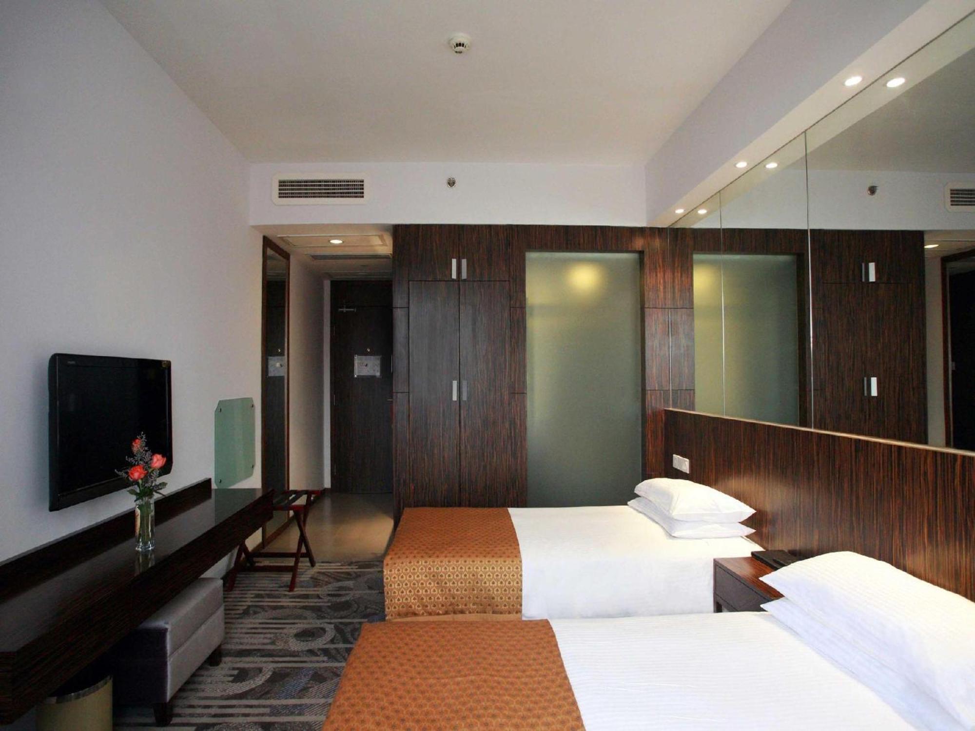 City Hotel Shanghai Room photo